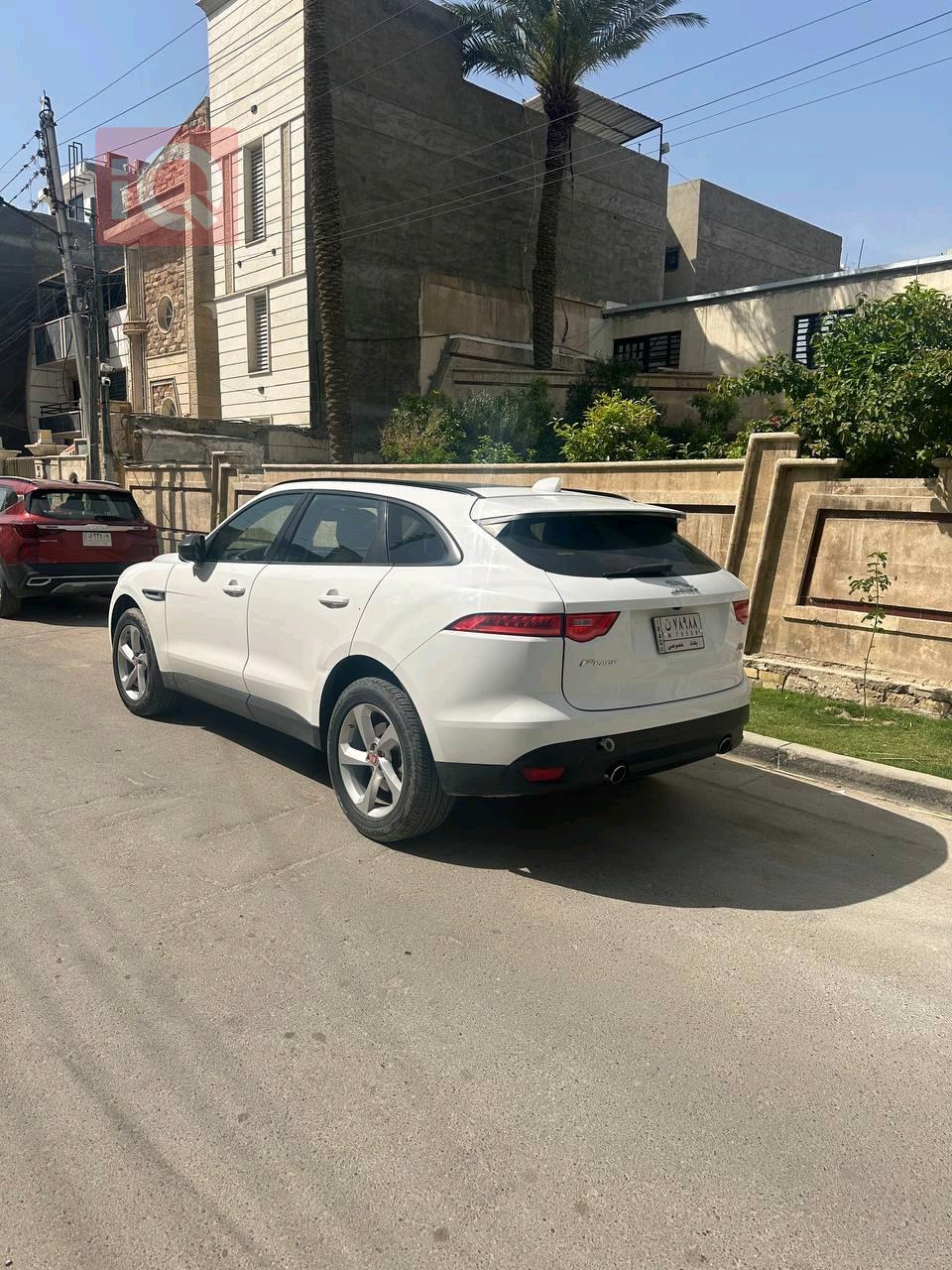 جاكوار إف-بيس
